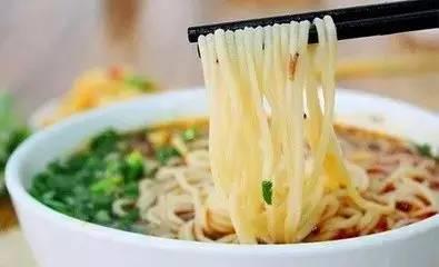 煮面条用热水还是冷水？答案意想不到